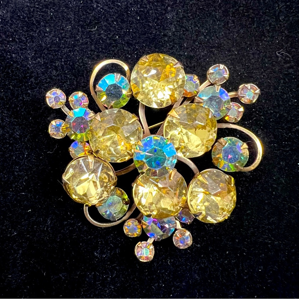 1960s Beautiful Vintage AB & Citrine Color Glass Brooch on Gold Tone Setting